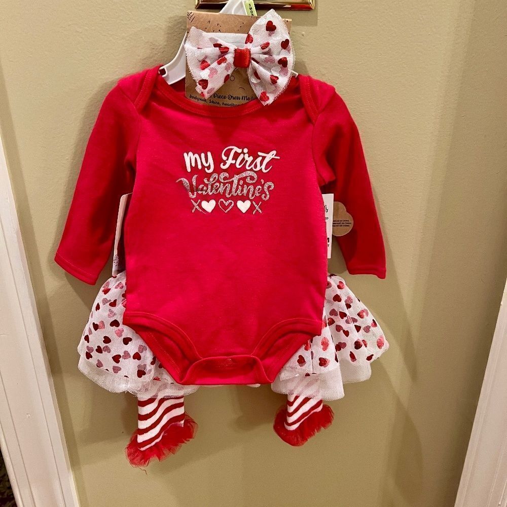 NWT Baby Essentials Girl's 4-Piece Valentine's Day Tutu Set Red Size 3M 3 Month
